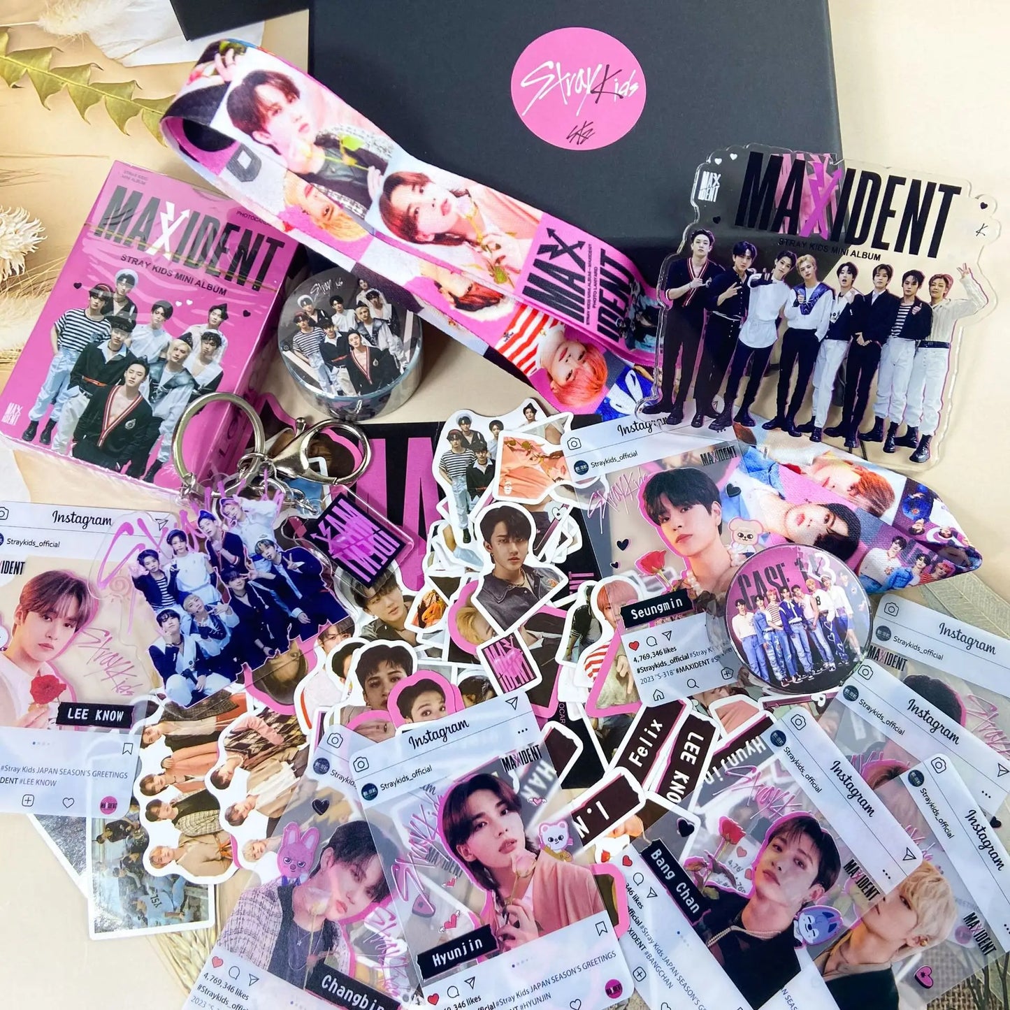 Kpop StrayKids MAXIDENT Album Peripheral Gift Bag - SKZOO Keychain Sticker Standee Lanyard Photocard